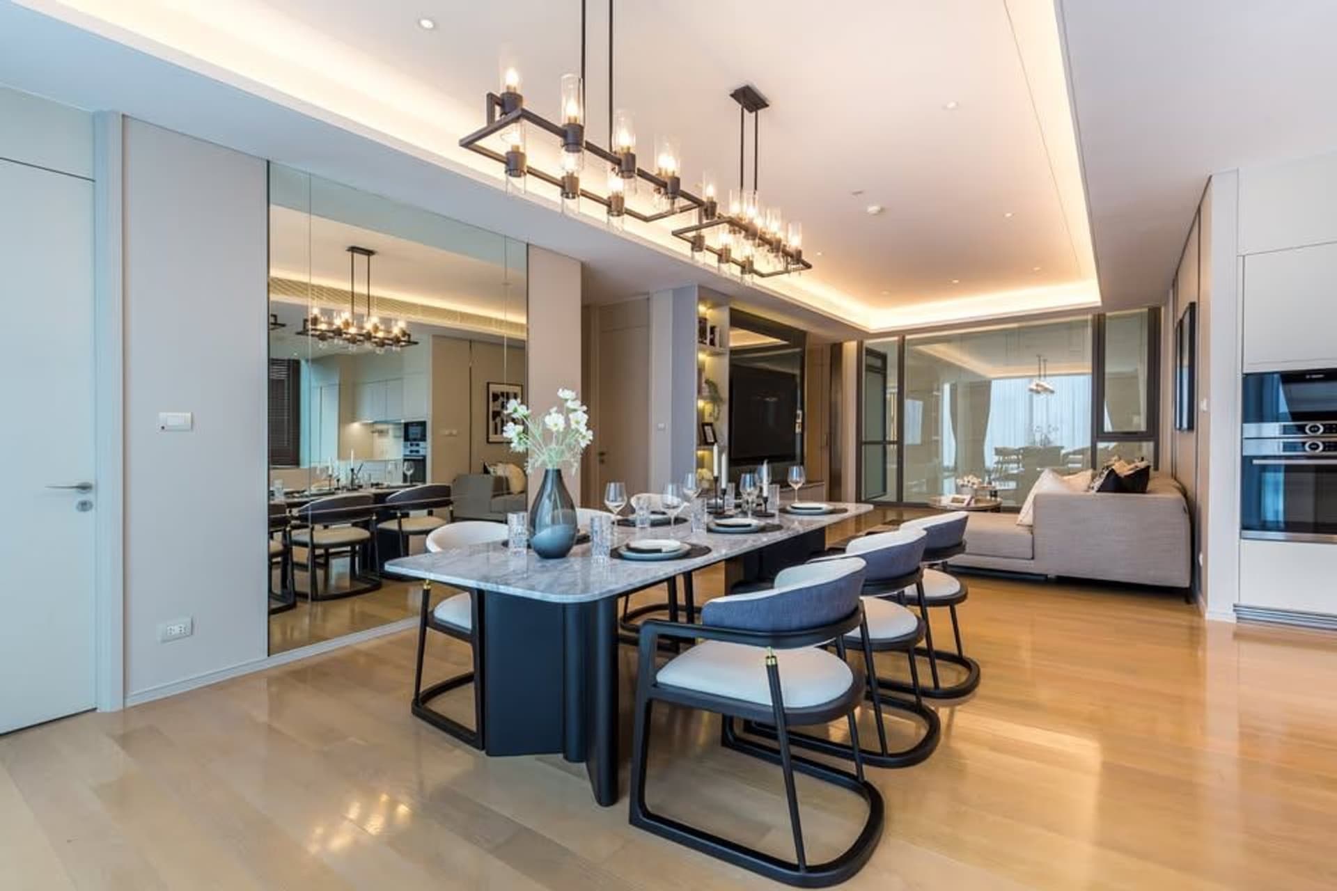 2 Bed Condo for Rent in Pathum Wan - Image 10