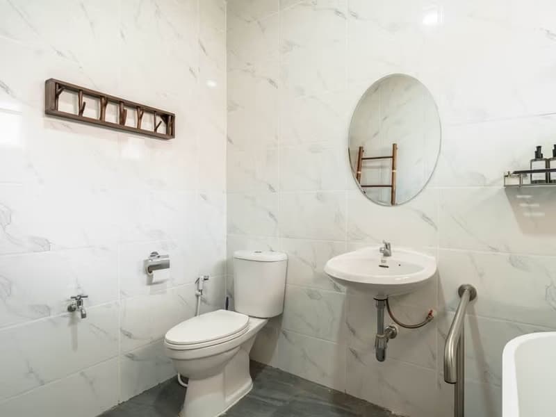 4 Bed House for Rent in Saraphi