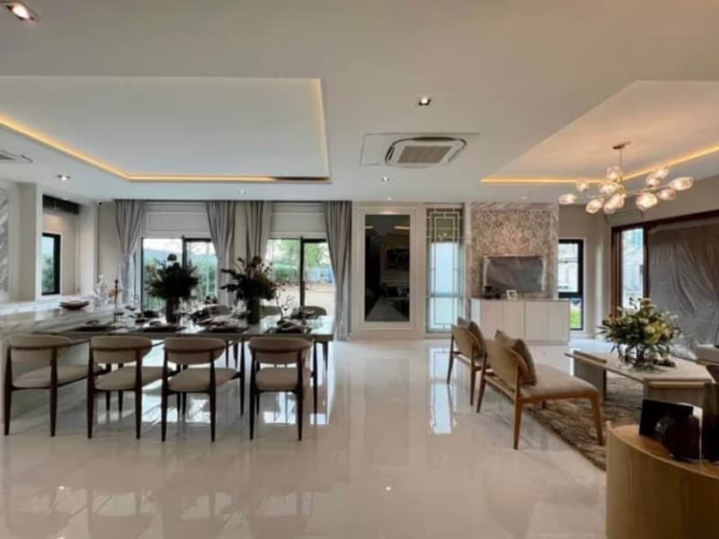 5 Bed House for Rent and Sale in Bang Phli