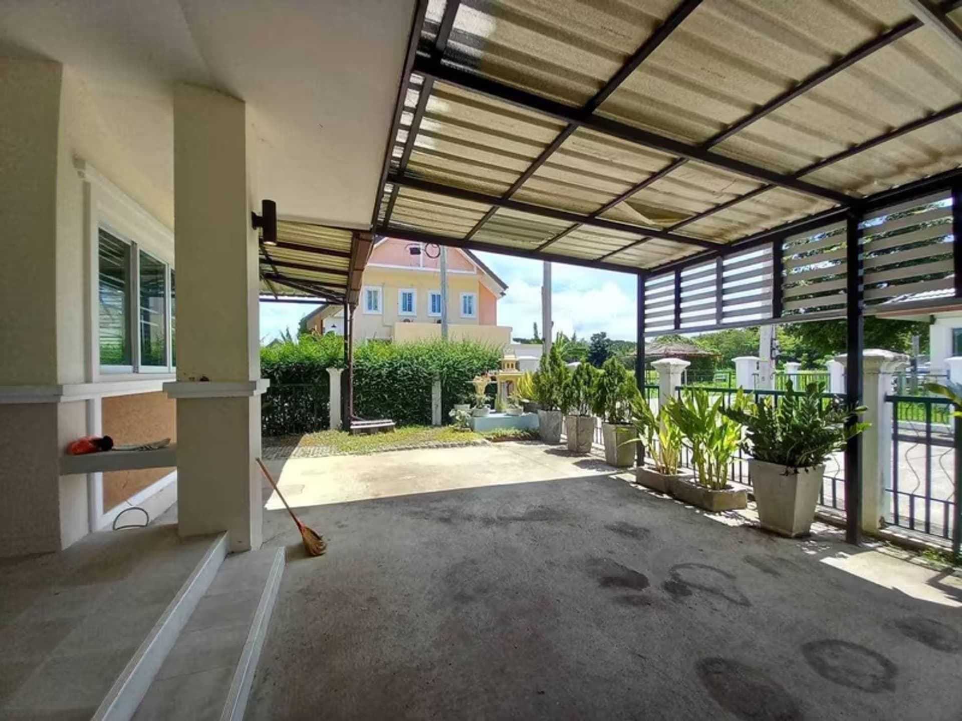  - Image 1