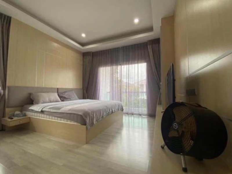 4 Bed House for Rent in Bang Phli