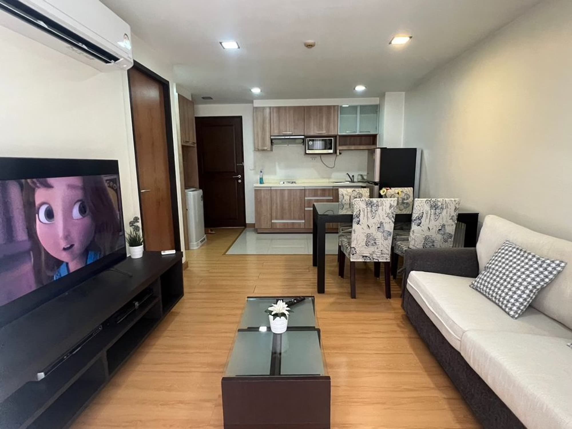1 Bed Condo for Rent and Sale in Watthana - Image 1