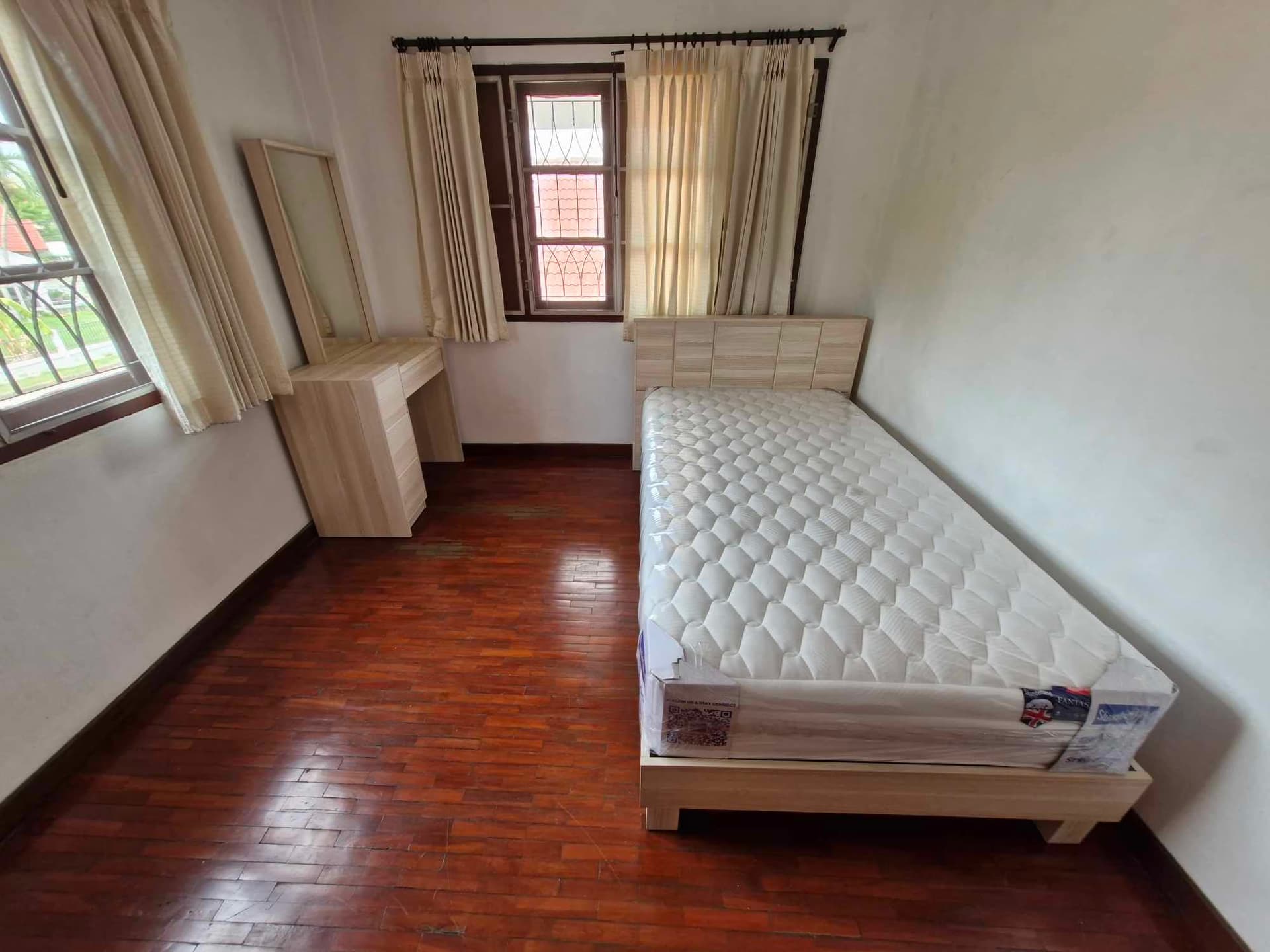 4 Bed House for Rent in Mueang Chiang Mai - Image 6