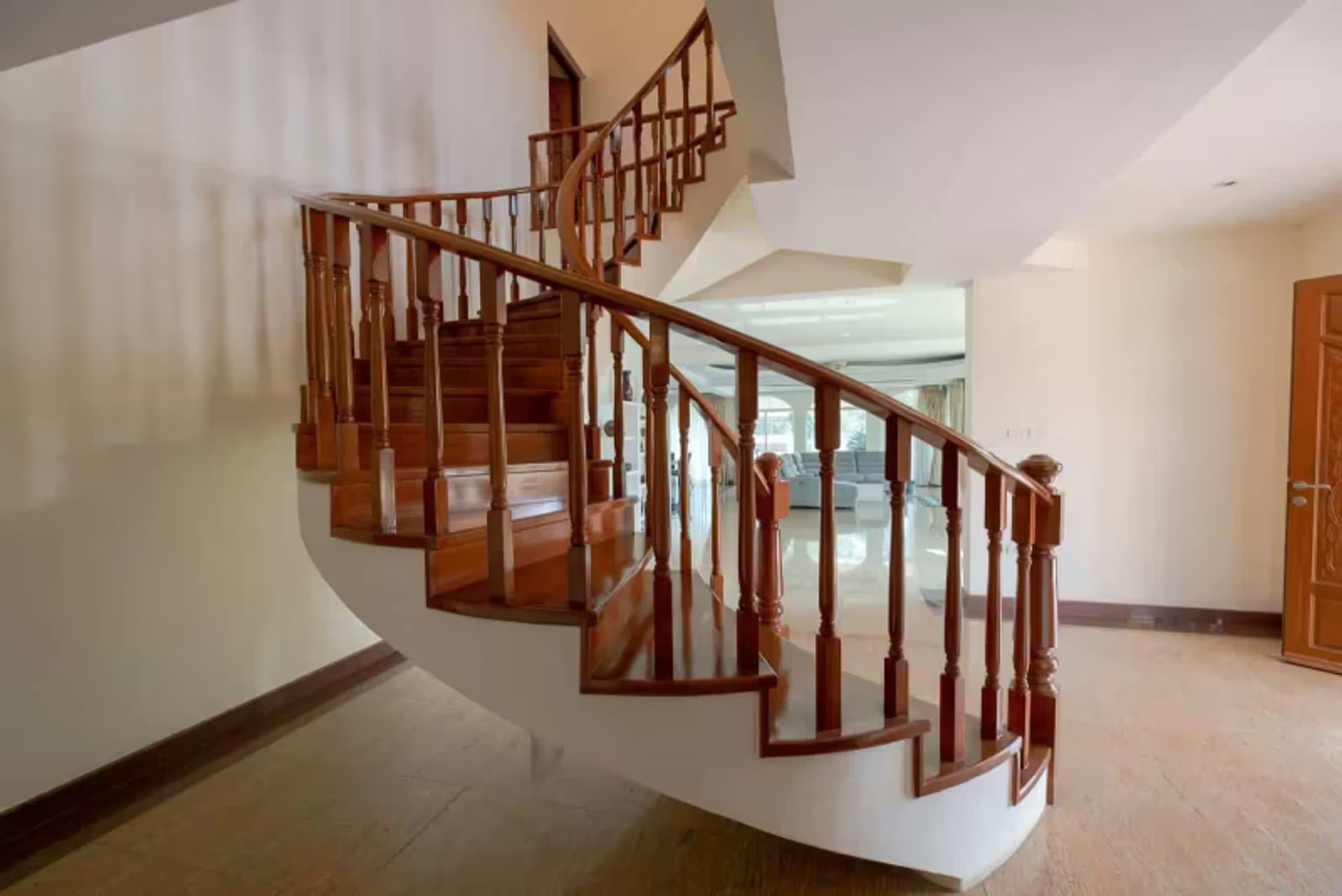 5 Bedroom House - Image 6