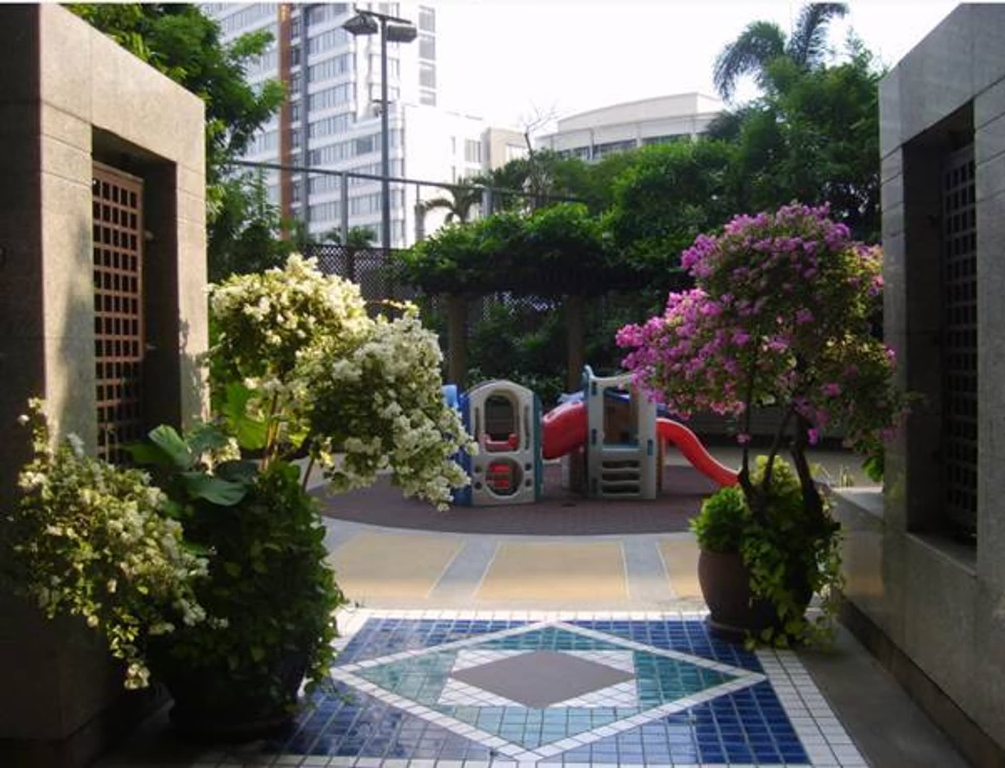 2 Bed Condo for Sale in Pathum Wan - Image 12