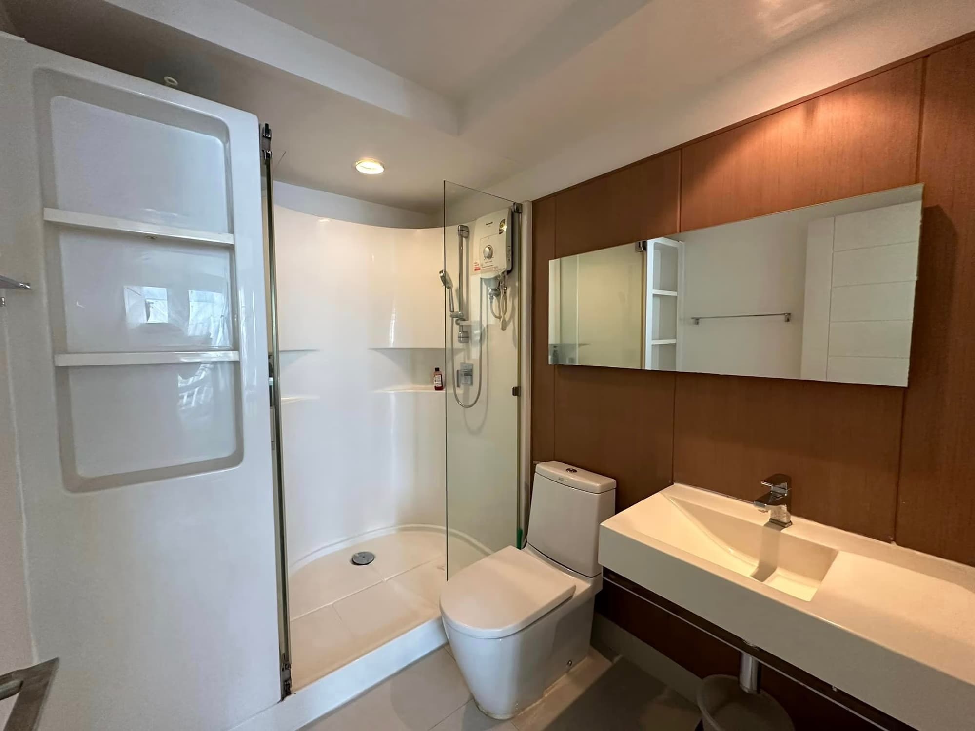 1 Bedroom Condo at The Bangkok Sathorn-Taksin - Image 4