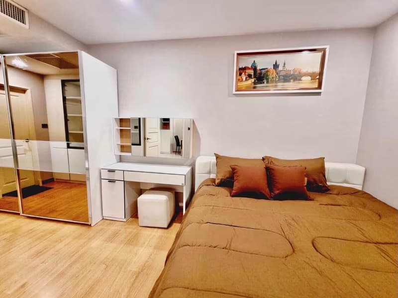1 Bed Condo for Rent and Sale  Near Thailand Cultural Centre MRT