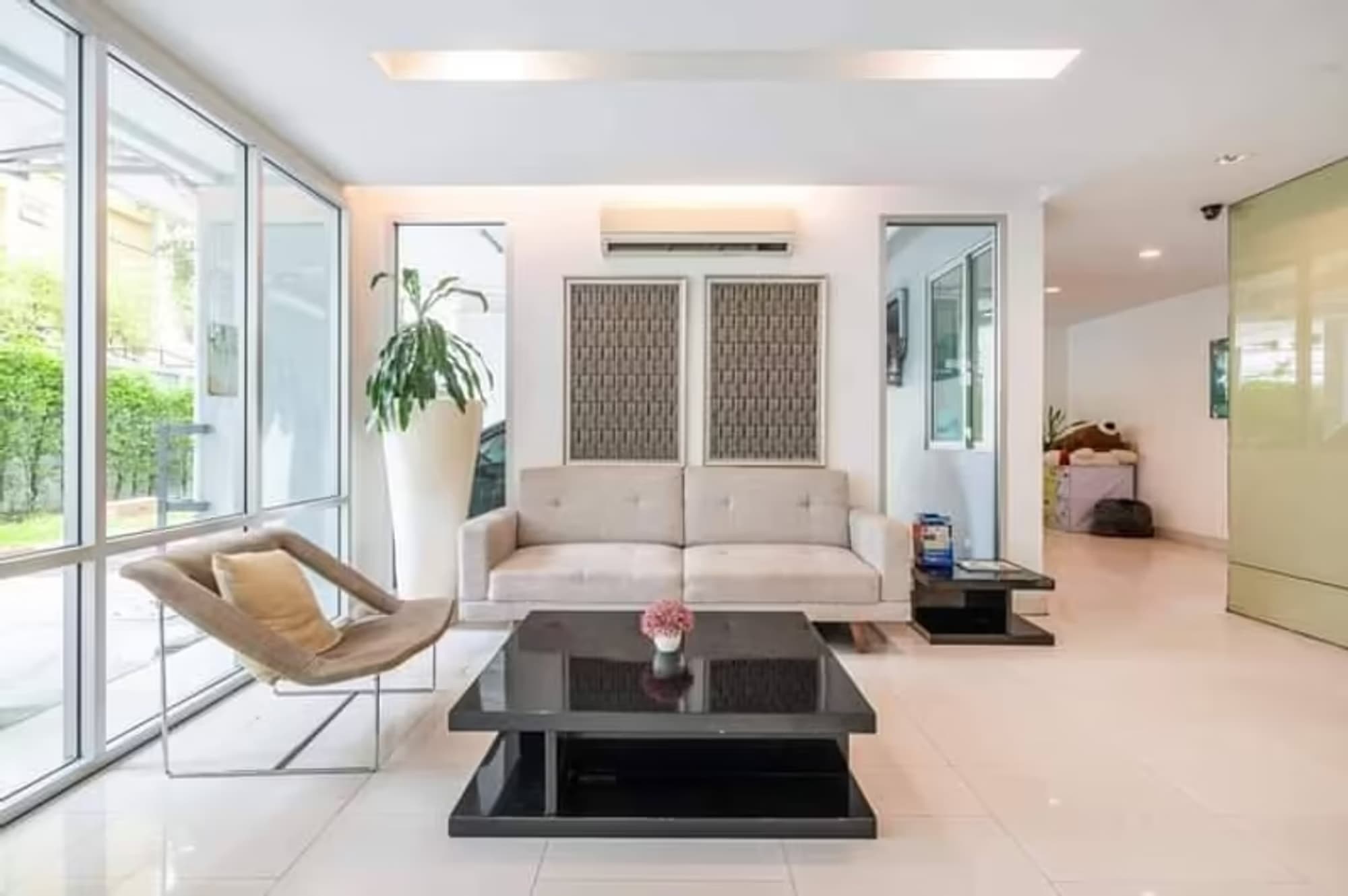 1 Bedroom Condo - Image 10