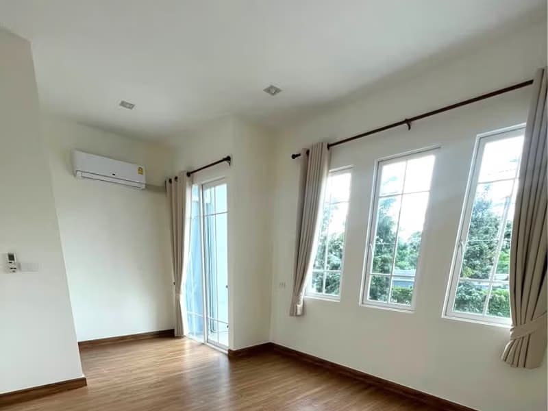 4 Bed Townhouse for Rent in Mueang Chiang Mai