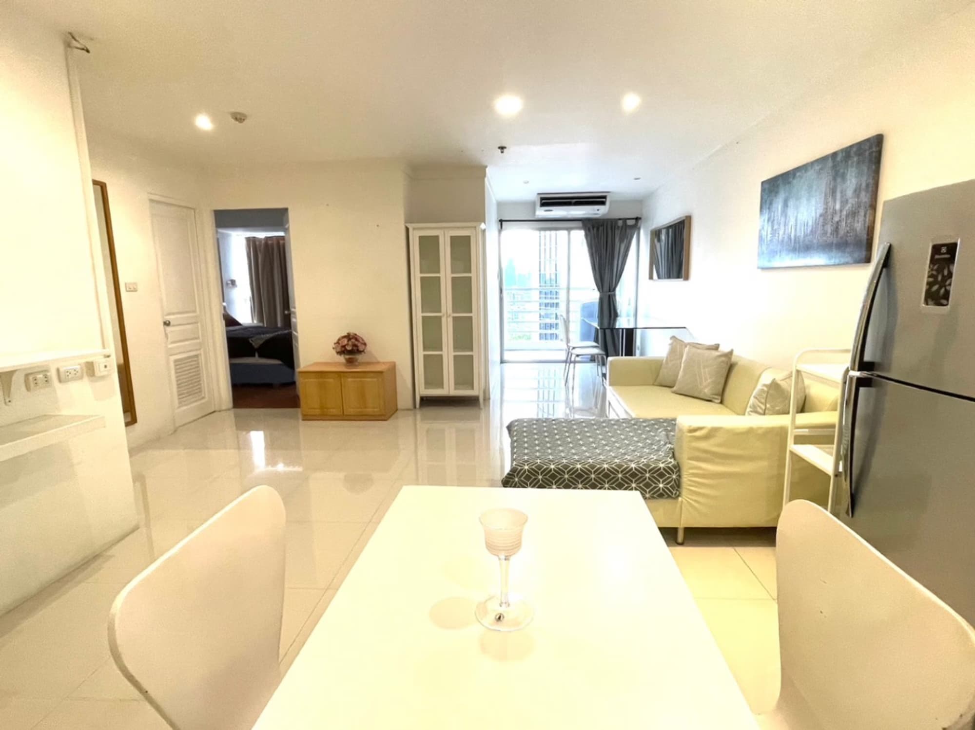 2 Bed Condo for Sale in Khlong Toei - Image 3