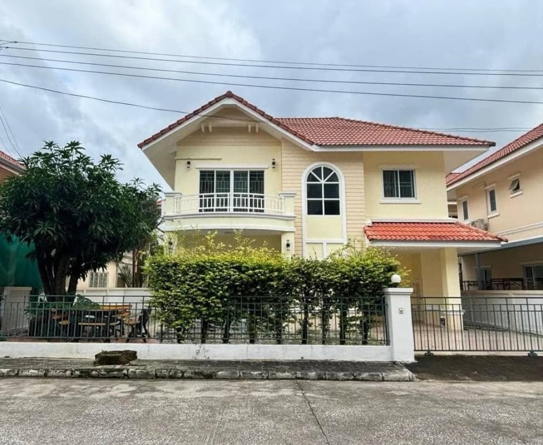 3 Bed House for Rent in Saraphi District - Image 1