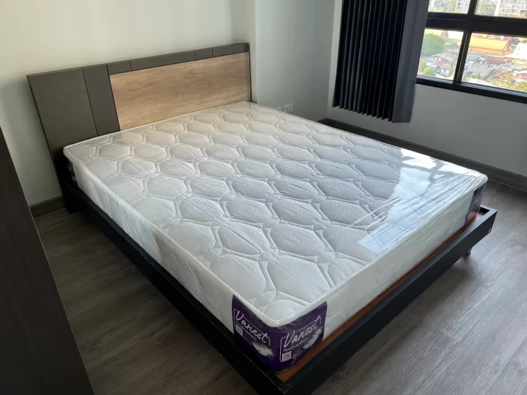 1 Bedroom Condo - Image 1