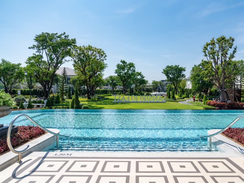 4 Bed House for Rent in Bang Phli District