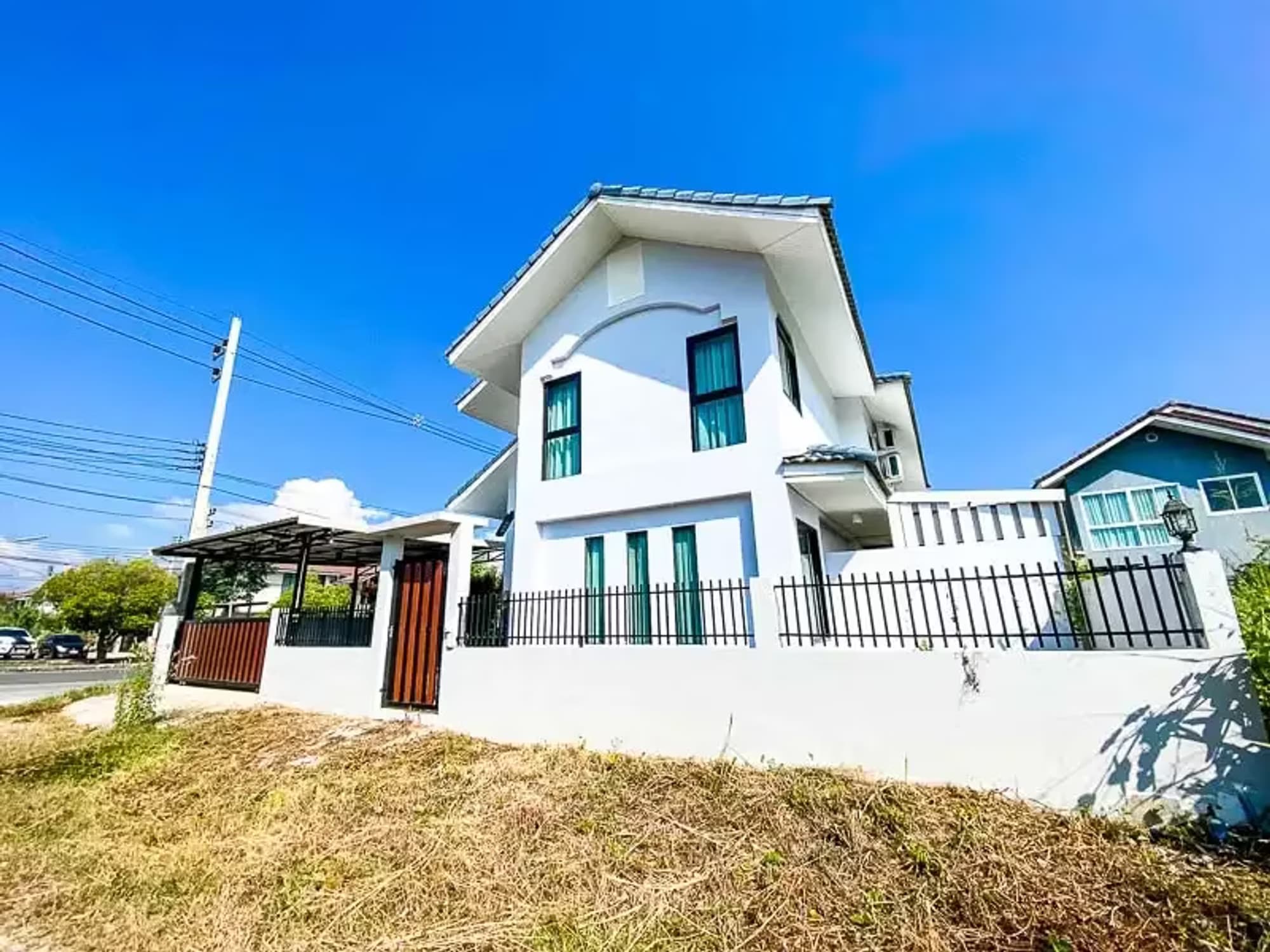 4 Bedroom House - Image 2