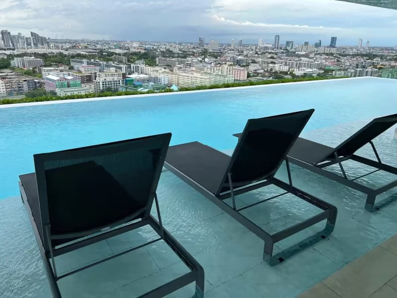 1 Bedroom Condo