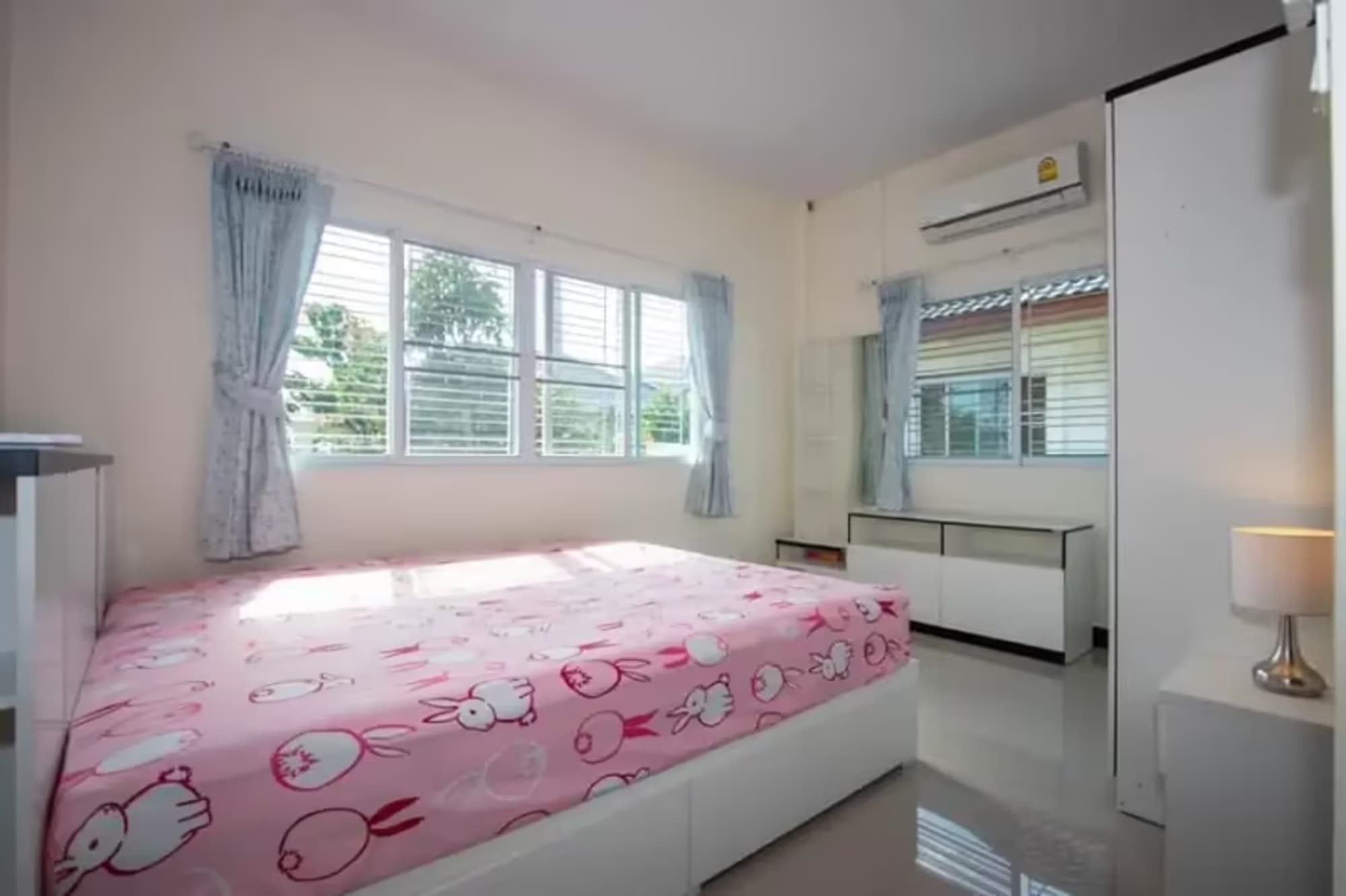 2 Bedroom House - Image 6