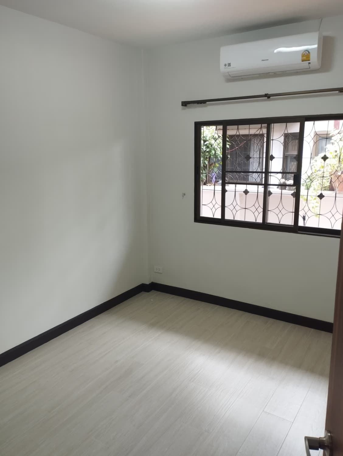 3 Bed House for Rent in Hang Dong - Image 5