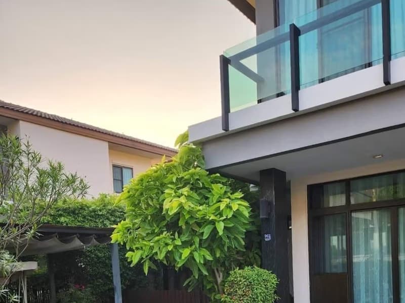 5 Bed House for Rent in San Sai District