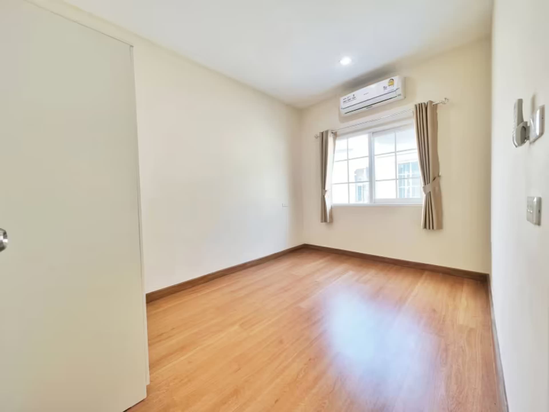 4 Bedroom House - Image 22