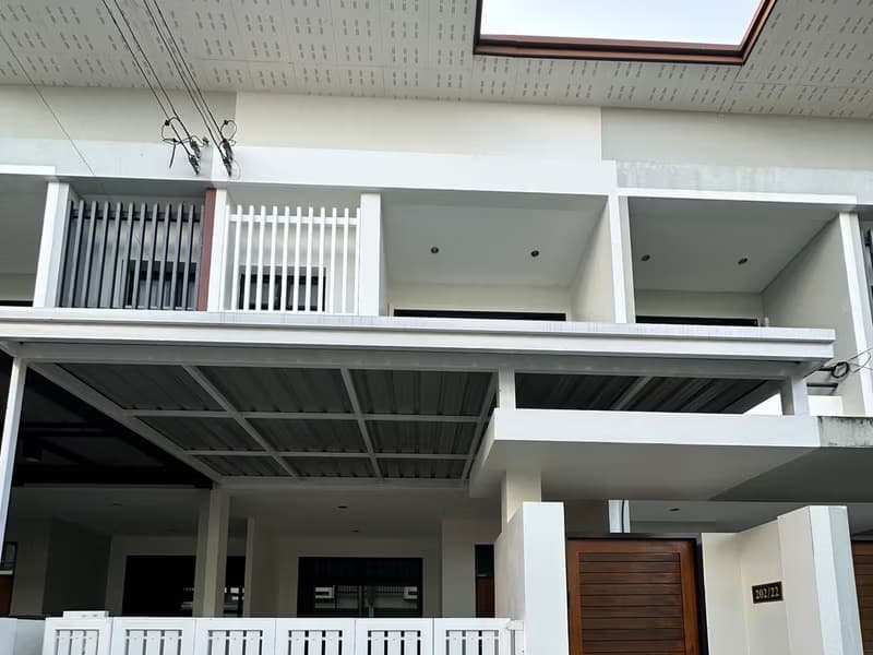 2 Bed Townhouse for Rent in San Sai