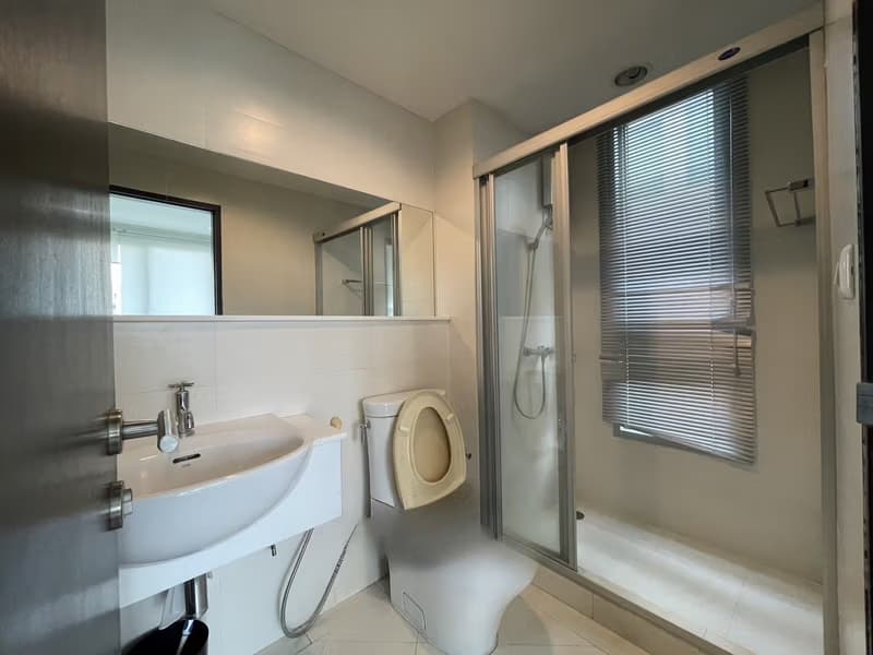 2 Bed Condo for Rent in Khlong Toei