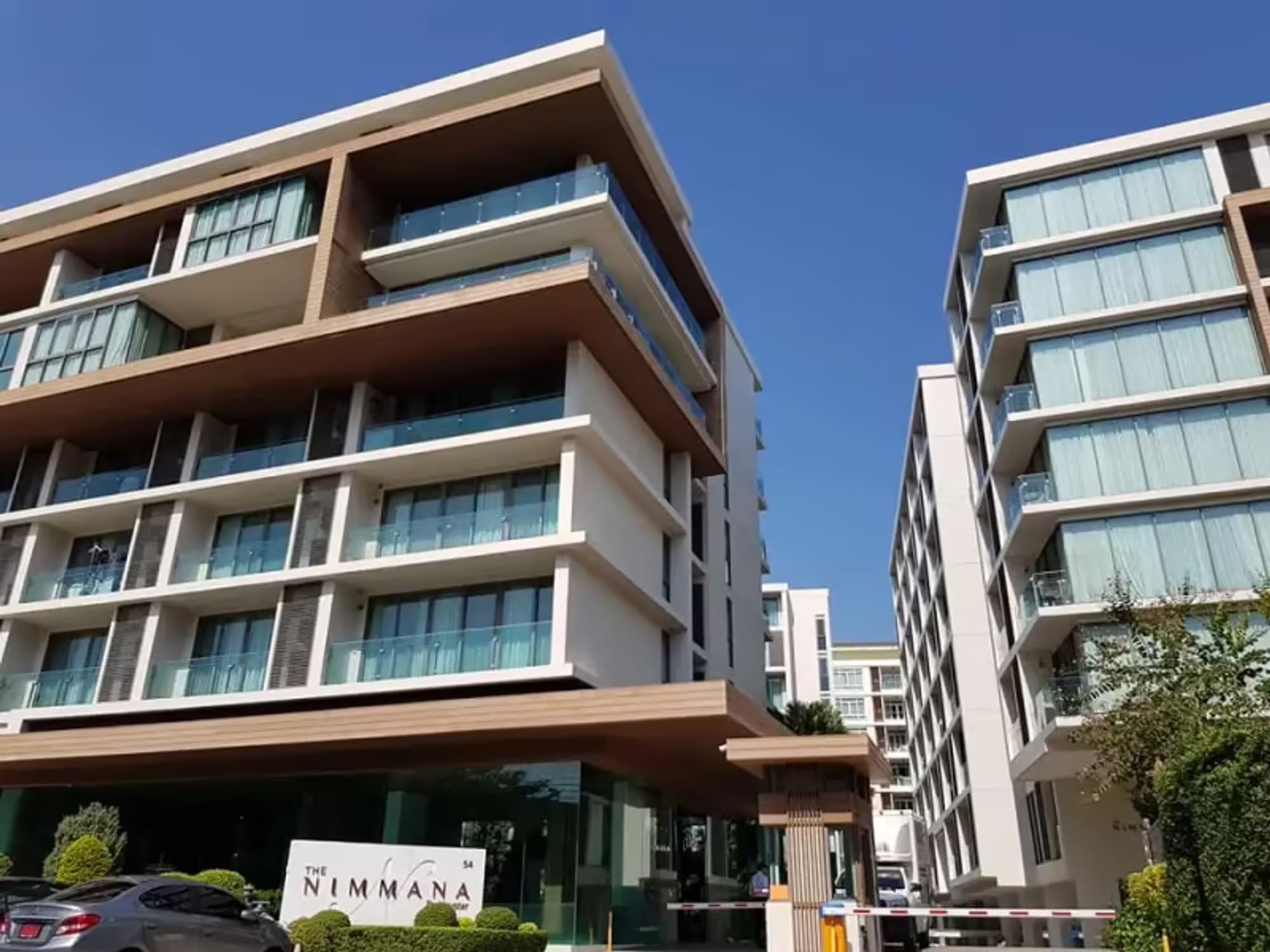 1 Bedroom Condo - Image 2