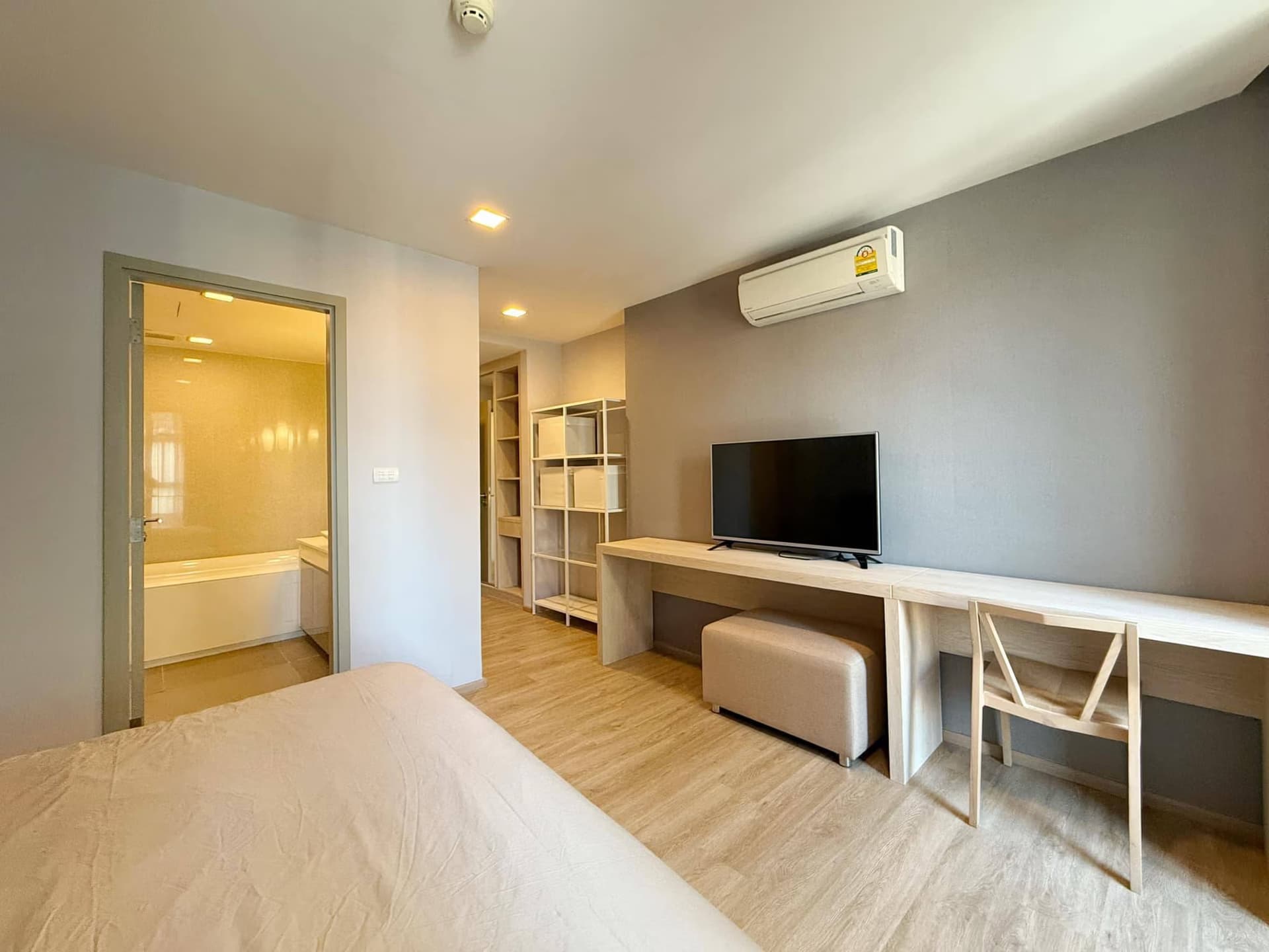 3 Bed Condo for Rent and Sale in Watthana - Image 9