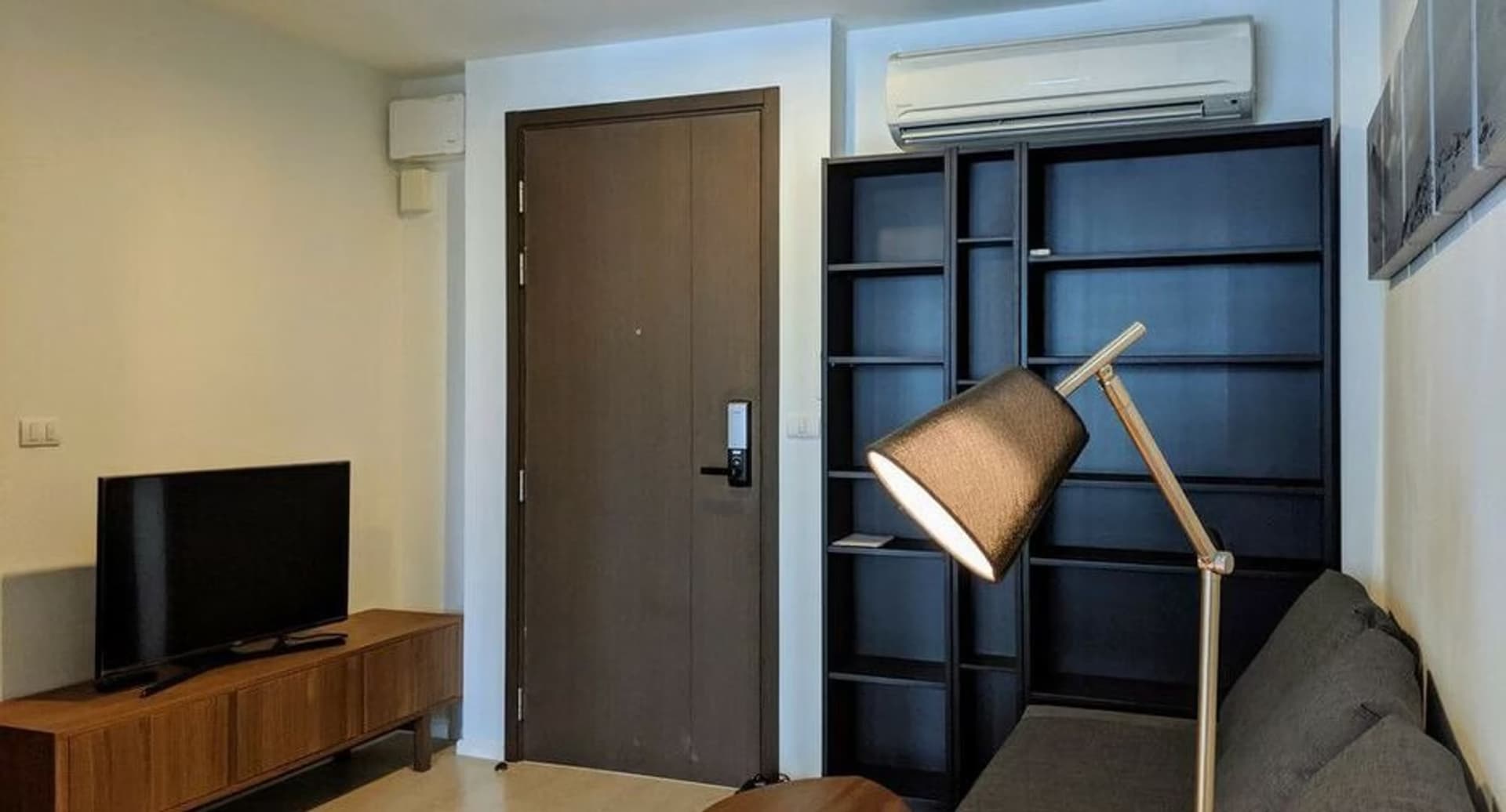 1 Bed Condo for Sale in Sathon - Image 1