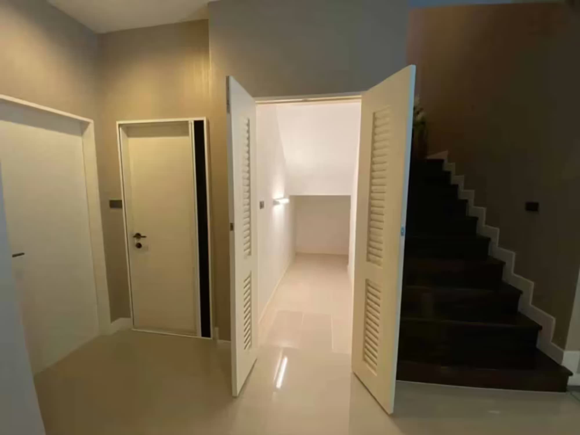 4 Bedroom House - Image 10