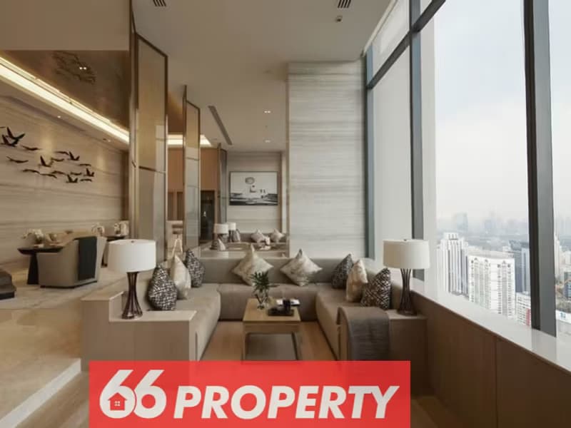 THE ESSE Asoke