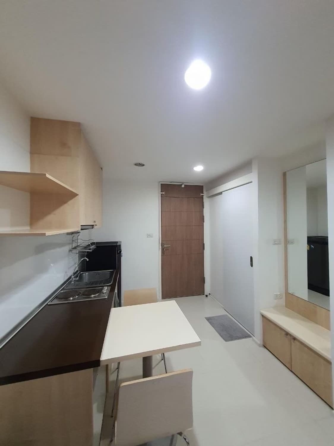 1 ห้องนอน Condo สำหรับ ขาย ใกล้ Punnawithi BTS - Image 2