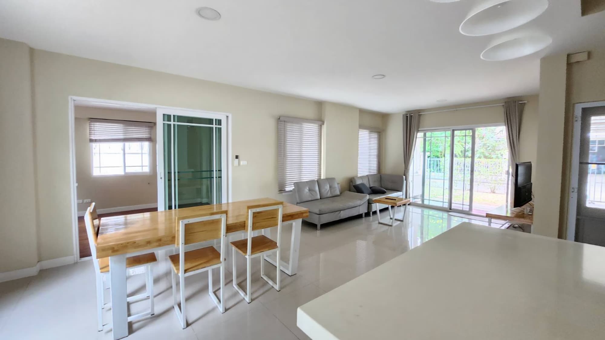 4 Bed House for Rent in Mueang Chiang Mai - Image 4