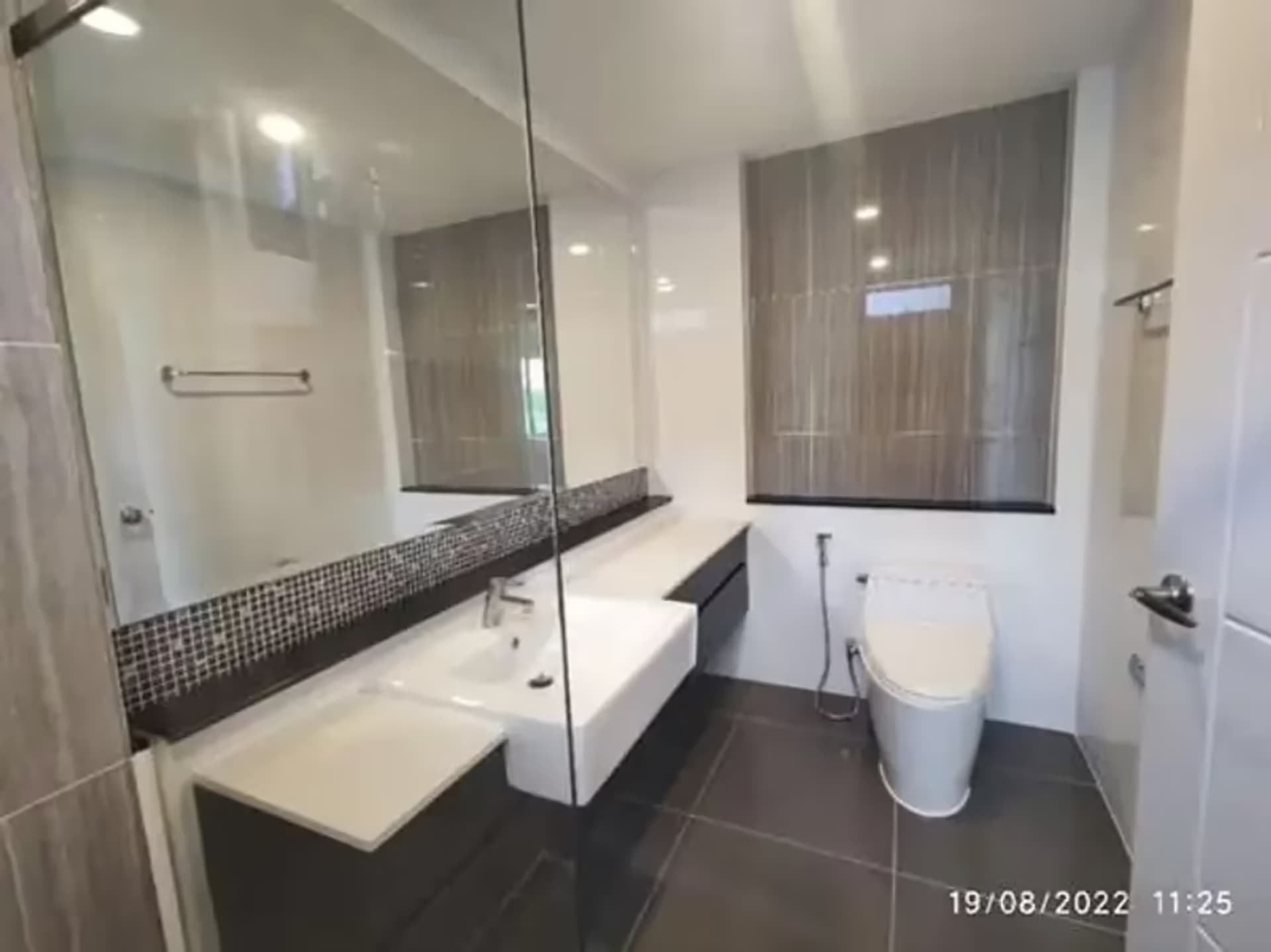 4 Bedroom House - Image 35