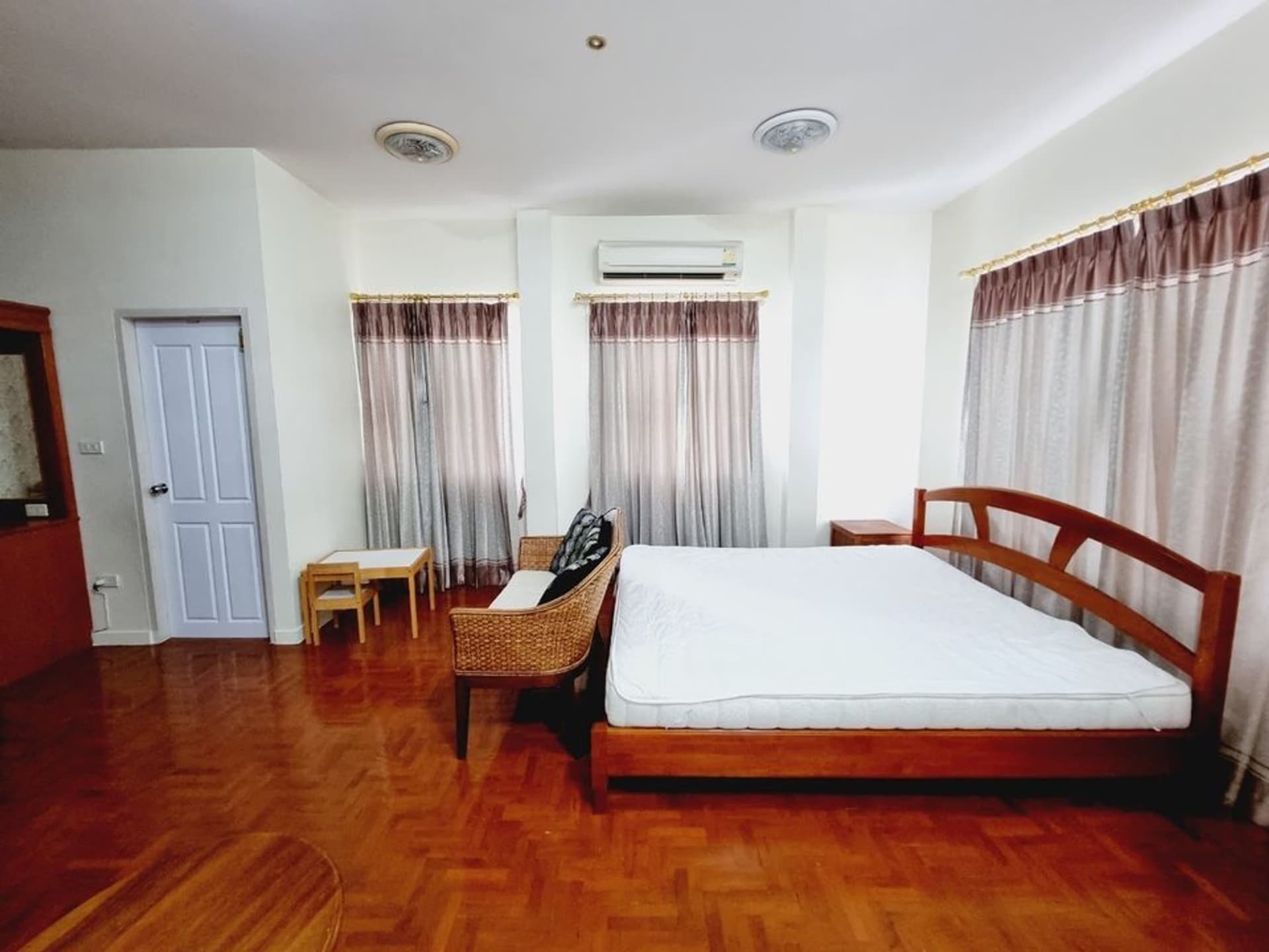 4 Bed House for Rent in Mueang Chiang Mai - Image 7