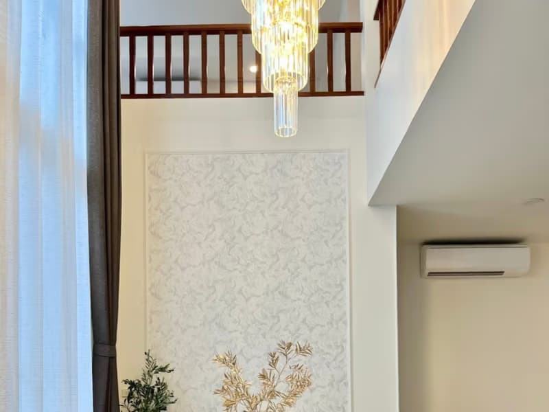 5 Bed House for Rent in Din Daeng