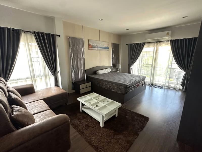 4 Bed House for Rent and Sale in San Kamphaeng