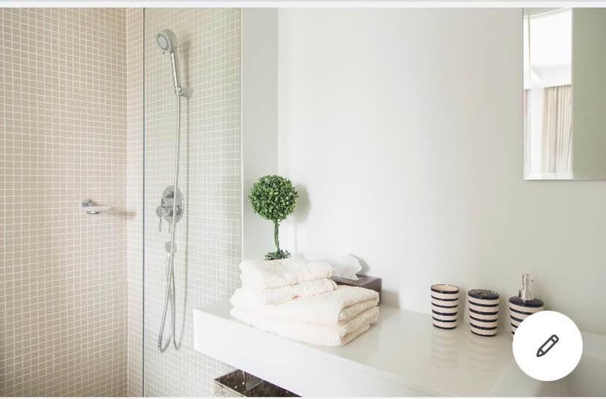 1 Bed Condo for Rent and Sale  Near Phloen Chit BTS - Image 14
