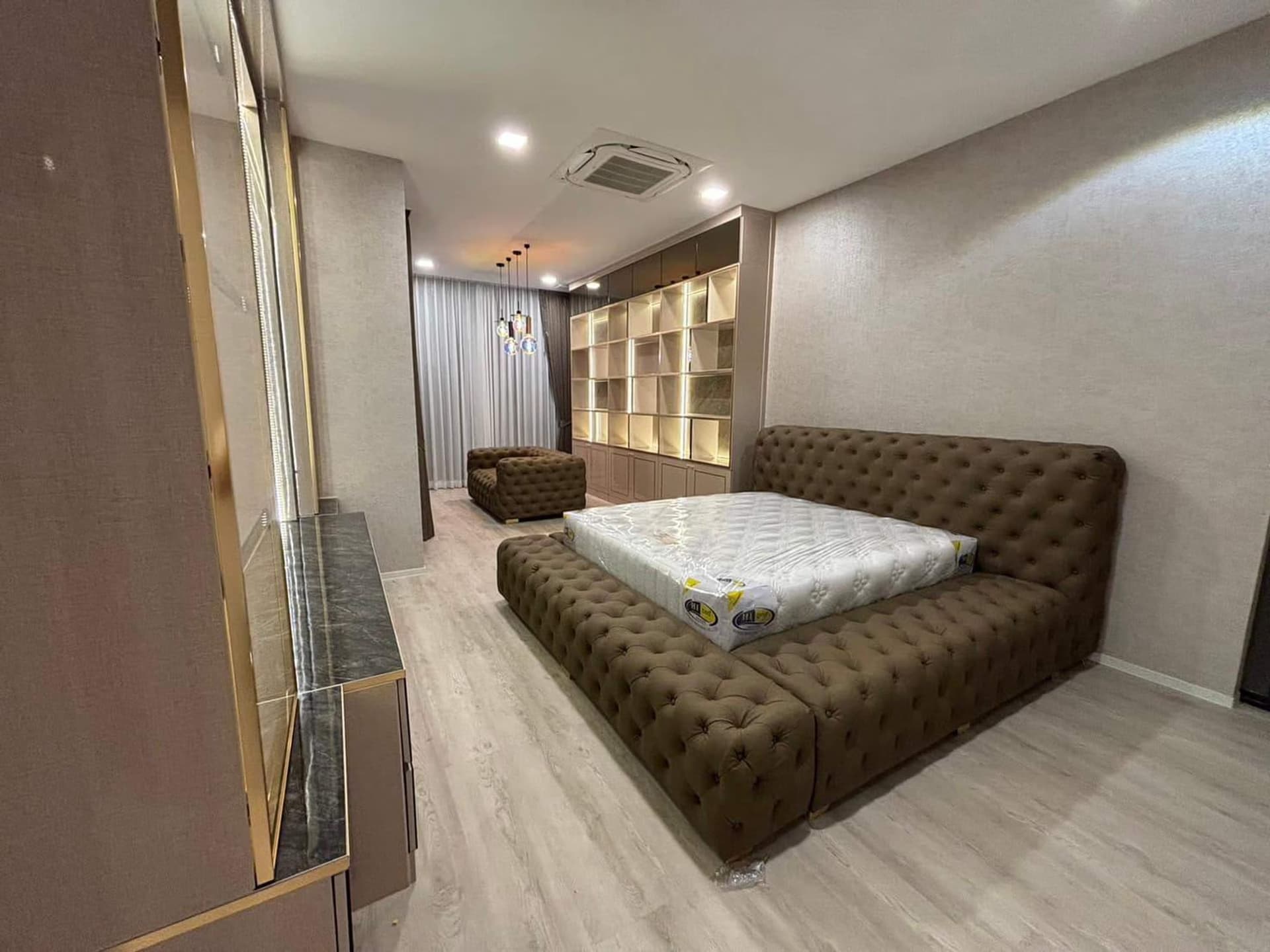 5 Bed House for Rent and Sale in undefined - Image 10