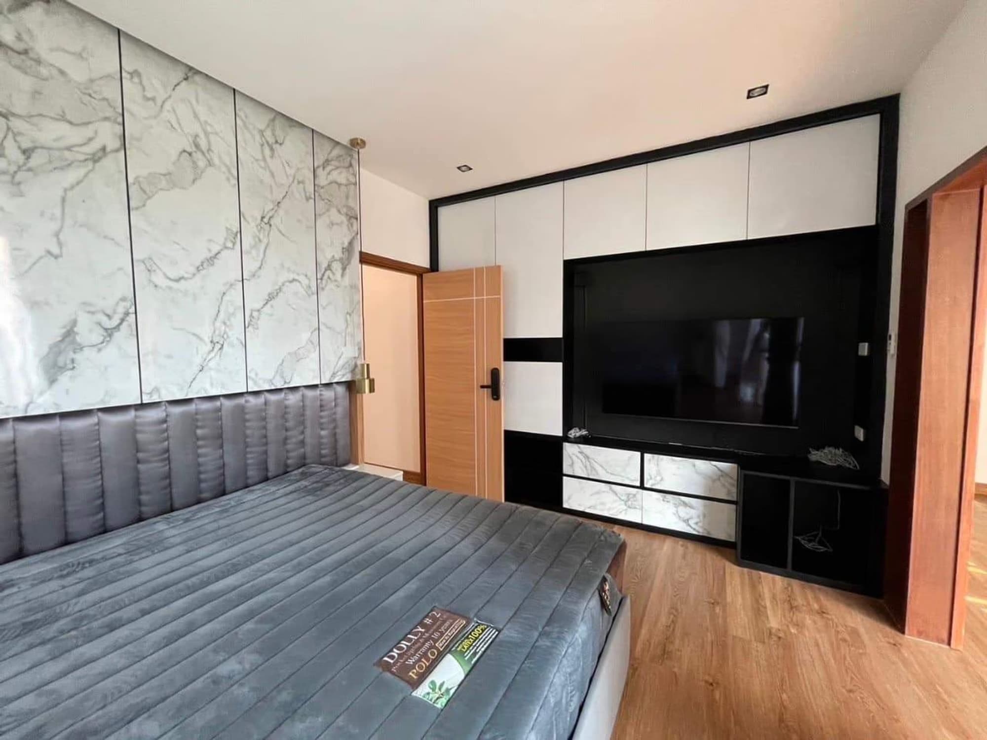4 Bedroom House - Image 8