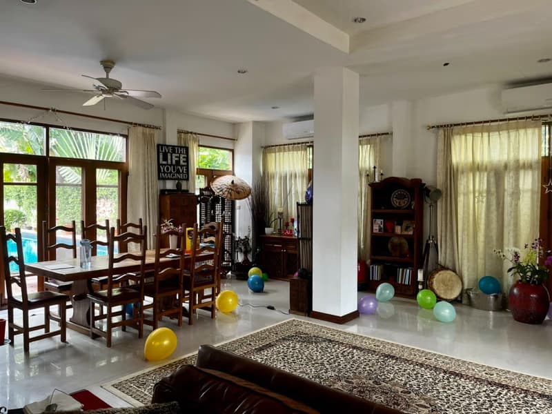 4 Bed House for Rent in Suan Luang