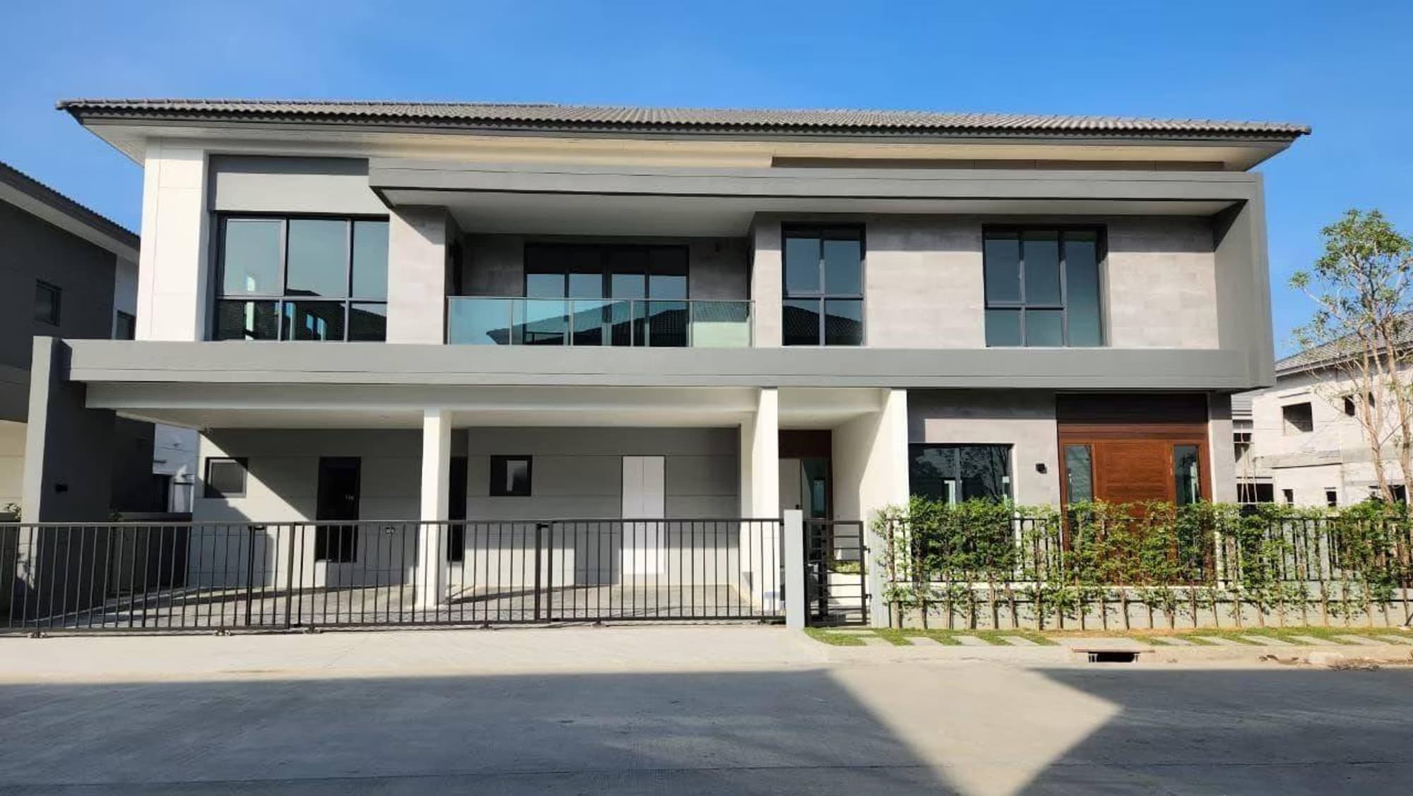 5 ห้องนอน บ้าน สำหรับ ขาย ใน บางพลี - Image 1
