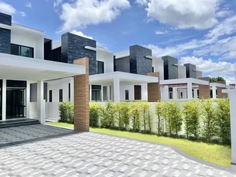4 Bedroom House