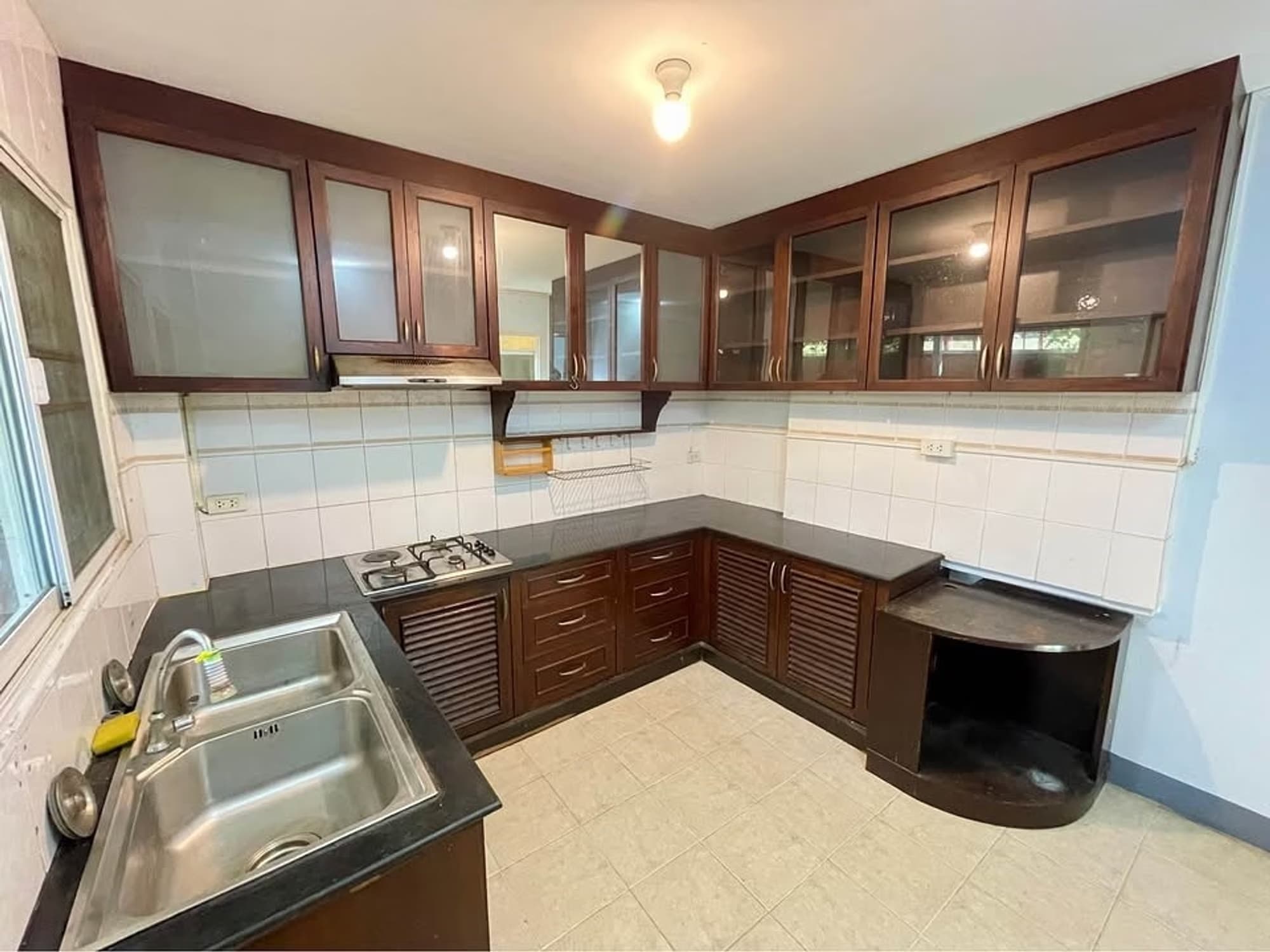 4 Bed House for Sale in Hang Dong - Image 3