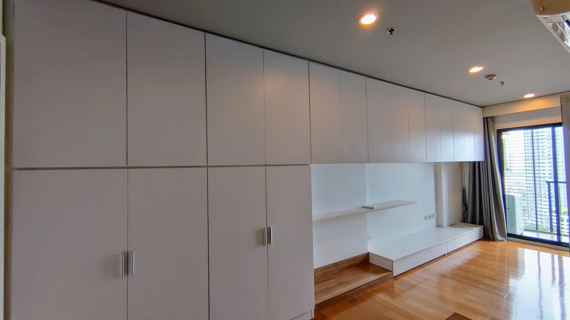 1 ห้องนอน Condo สำหรับ ขาย ใน วัฒนา - Image 7