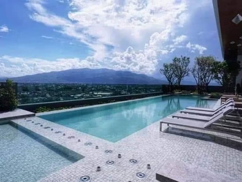 1 Bedroom Condo