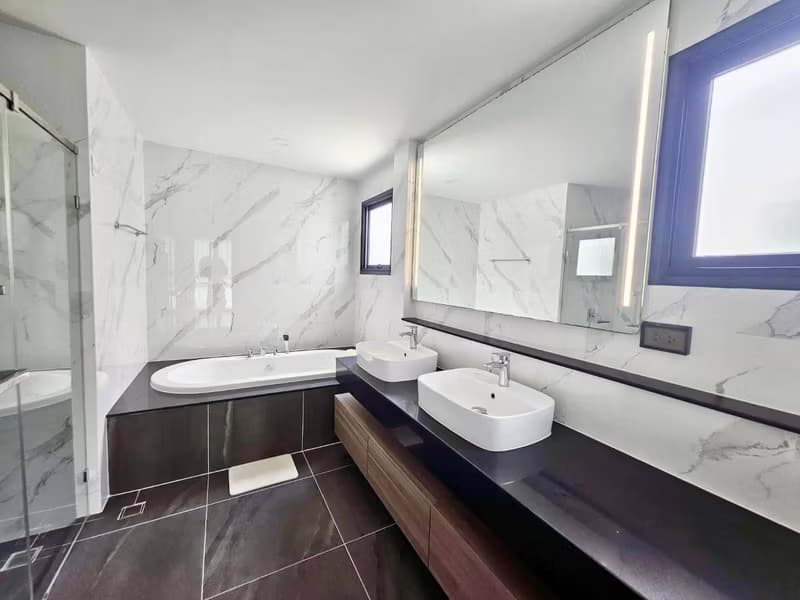 4 Bed House for Rent in Prawet