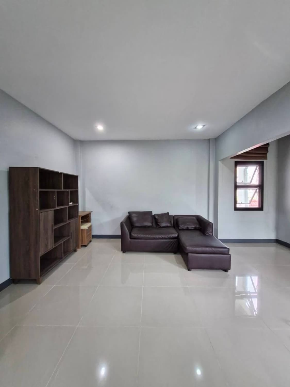 4 Bed House for Rent in Hang Dong - Image 3