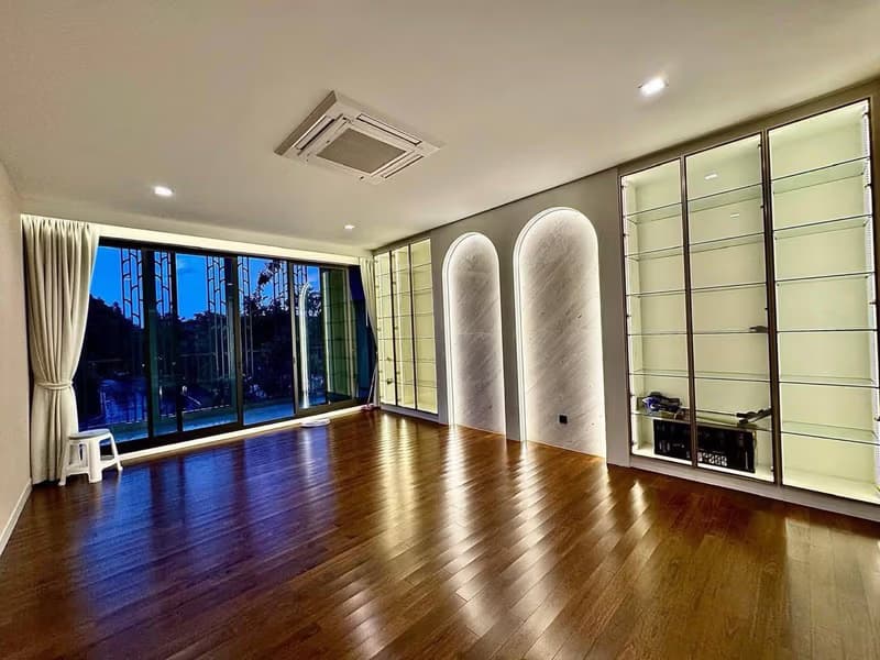 5 Bed House for Sale in Saphan Sung