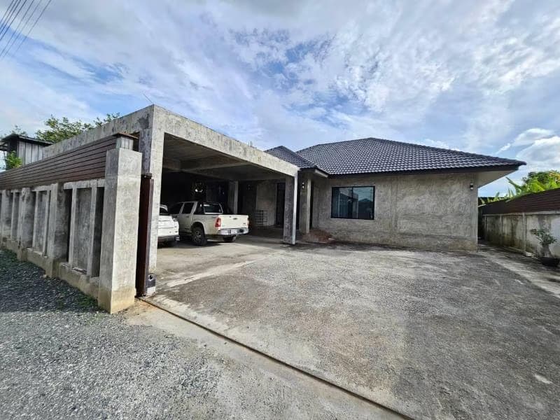 4 Bed House for Rent in San Sai District