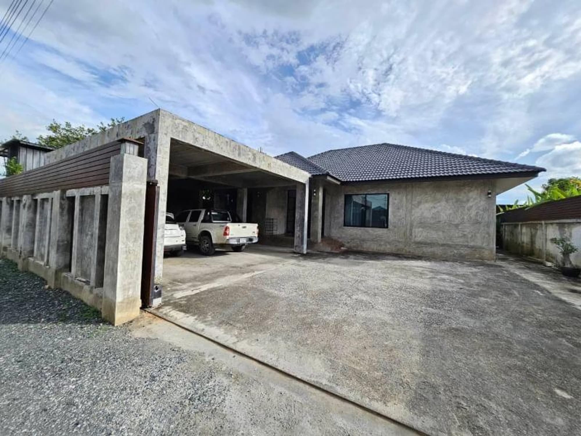 4 Bed House for Rent in San Sai District - Image 1